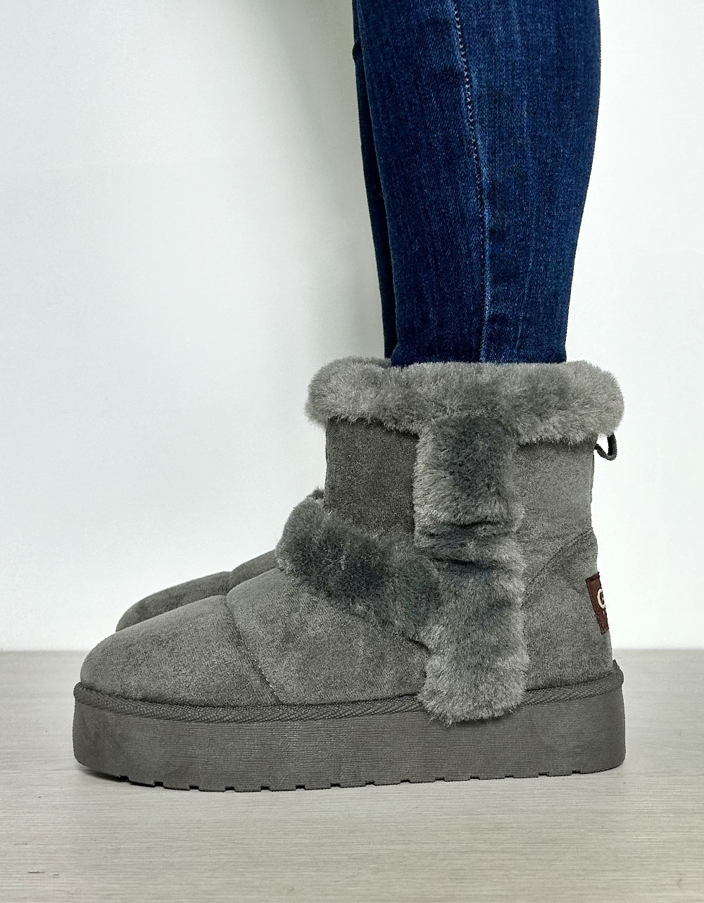 Εικόνα από Suede δίσολα μποτάκια με οικολογική γούνα Γκρι