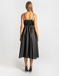 Εικόνα από Κρουαζέ μονόχρωμο φόρεμα με λάστιχο στη μέση Μαύρο