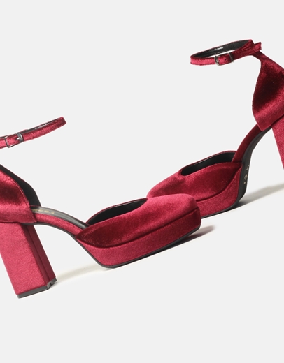 Εικόνα της Velvet γόβες με μπαρέτα και τετράγωνο τακούνι Ελληνικής κατασκευής Μπορντώ