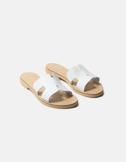 Εικόνα της Δερμάτινα σανδάλια Ελληνικής κατασκευής με φάσα και ανοίγματα Λευκό