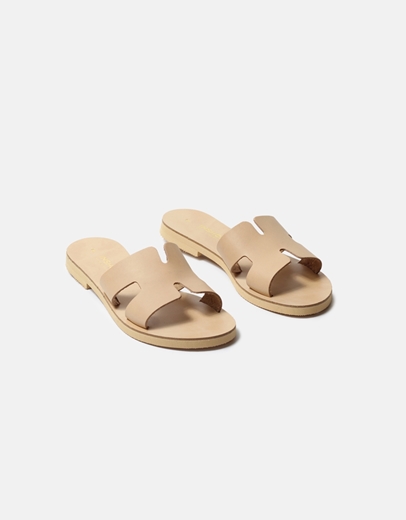 Εικόνα της Δερμάτινα σανδάλια Ελληνικής κατασκευής με φάσα και ανοίγματα Φυσικό