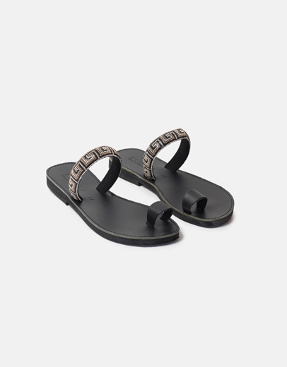 Εικόνα της Δερμάτινα σανδάλια Ελληνικής κατασκευής με μαίανδρο strass Μαύρο