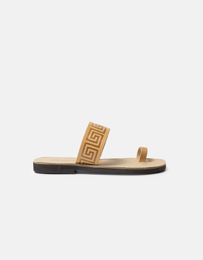 Εικόνα της Δερμάτινα σανδάλια Ελληνικής κατασκευής με μοτίβο μαιάνδρου Φυσικό