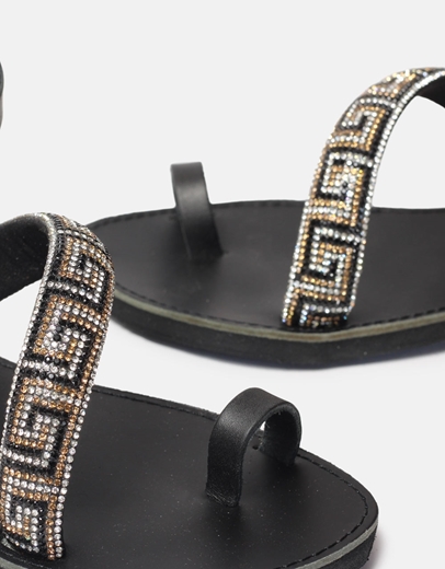 Εικόνα της Δερμάτινα σανδάλια  Ελληνικής κατασκευής με λοξό λουράκι strass Μαύρο