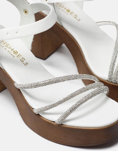 Εικόνα της Δερμάτινα πέδιλα Ελληνικής κατασκευής με strass Λευκό