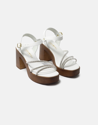Εικόνα της Δερμάτινα πέδιλα Ελληνικής κατασκευής με strass Λευκό