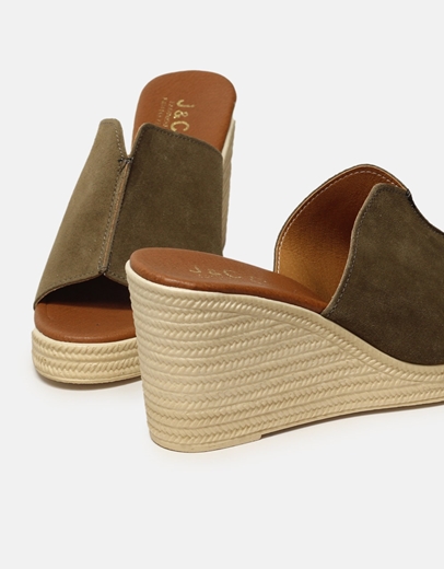 Εικόνα της Δερμάτινες suede πλατφόρμες Ελληνικής κατασκευής με φάσα Χακί