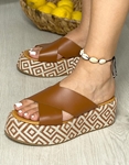 Εικόνα από Δερμάτινα flatforms Ελληνικήςκατασκευής με χιαστί σχέδιο Ταμπά