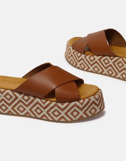 Εικόνα της Δερμάτινα flatforms Ελληνικήςκατασκευής με χιαστί σχέδιο Ταμπά