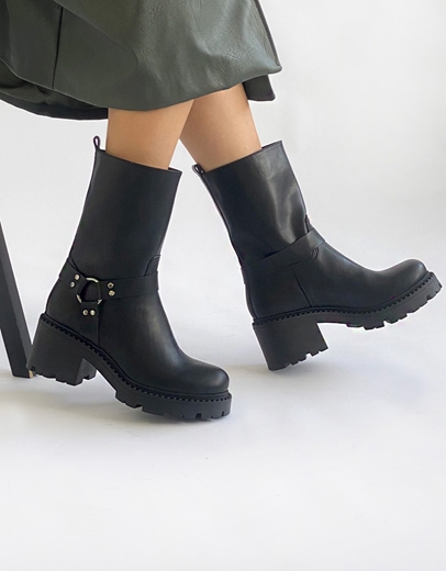 Εικόνα της Δερμάτινα μποτάκια bikers με τρακτερωτή σόλα Μαύρο