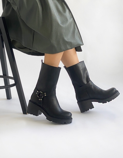 Εικόνα της Δερμάτινα μποτάκια bikers με τρακτερωτή σόλα Μαύρο