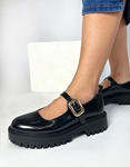 Εικόνα από Mary Jane loafers με τρακτερωτή σόλα Μαύρο