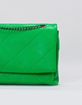 Εικόνα από Γυναικεία all day τσάντα ώμου καπιτονέ με αλυσίδα Πράσινο