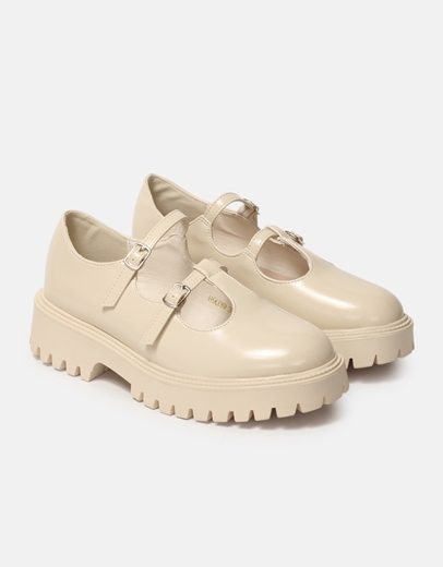 Εικόνα της Loafers λουστρίνι μονόχρωμα με διπλή μπαρέτα Μπεζ