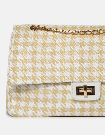 Εικόνα της Τσάντα ώμου με μοτίβο διχρωμίας και αλυσίδα Μπεζ