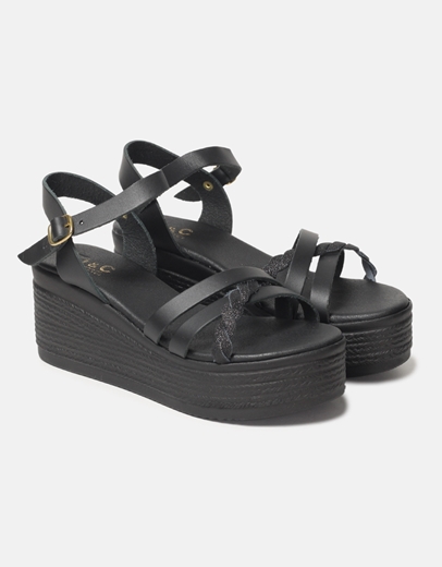 Εικόνα της Δερμάτινες πλατφόρμες Ελληνικής κατασκευής με λεπτομέρεια από strass Μαύρο