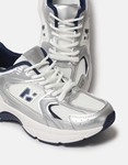 Εικόνα από Basic sneakers σε συνδυασμό υλικών Λευκό/Μπλε
