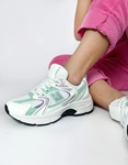 Εικόνα από Basic sneakers σε συνδυασμό υλικών Λευκό/Πράσινο
