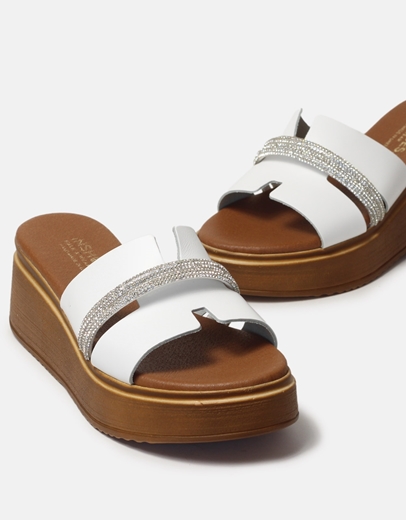 Εικόνα της Δερμάτινα σανδάλια Ελληνικής κατασκευής με λουράκια από strass Λευκό