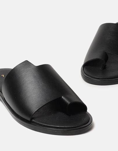 Εικόνα της Δερμάτινα σανδάλια Ελληνικής κατασκευής σε απλή γραμμή Μαύρο