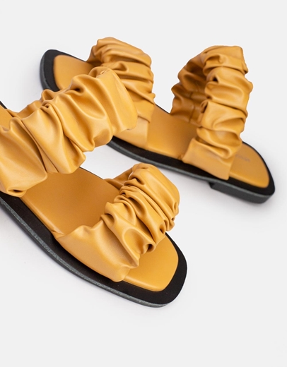 Εικόνα της Γυναικεία σανδάλια με σούρες Ταμπά