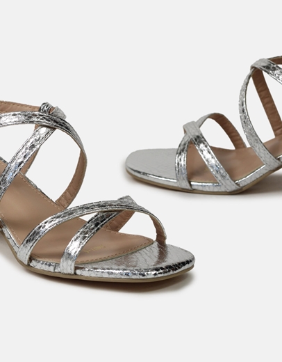 Εικόνα της Πέδιλα με λουράκια σε χιαστί σχέδιο Ασημί