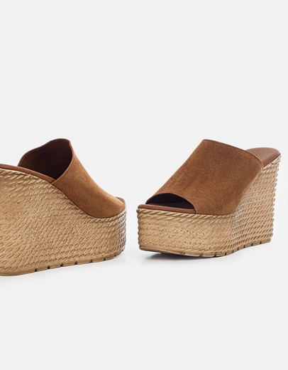 Εικόνα της Δερμάτινες πλατφόρμες Ελληνικής κατασκευής με φαρδιά φάσα Ταμπά