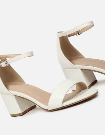 Εικόνα της Χαμηλά basic πέδιλα με μπαρέτα Λευκό