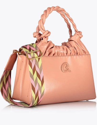 Εικόνα της Τσάντα χειρός με σχέδιο πλέξης στην χειρολαβή Σομόν