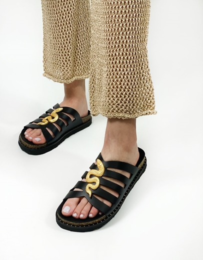 Εικόνα της Δερμάτινα σανδάλια Ελληνικής κατασκευής  με διακοσμητικό φίδι Μαύρο