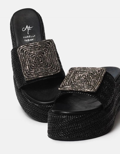 Εικόνα της Δερμάτινα flatforms Ελληνικής κατασκευής από ψάθινο υλικό και strass Μαύρο