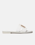 Εικόνα από Δερμάτινα flat σανδάλια Ελληνικής Κατασκέυης με μεταλλικό διακοσμητικό Λευκό