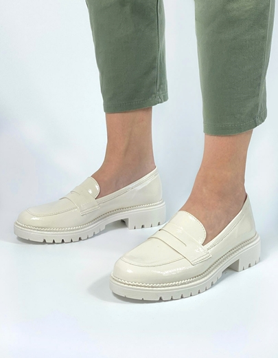 Εικόνα της Basic μονόχρωμα loafers Ελληνικής Κατασκευής με τρακτερωτή σόλα Πάγου
