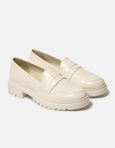 Εικόνα της Basic μονόχρωμα loafers Ελληνικής Κατασκευής με τρακτερωτή σόλα Πάγου