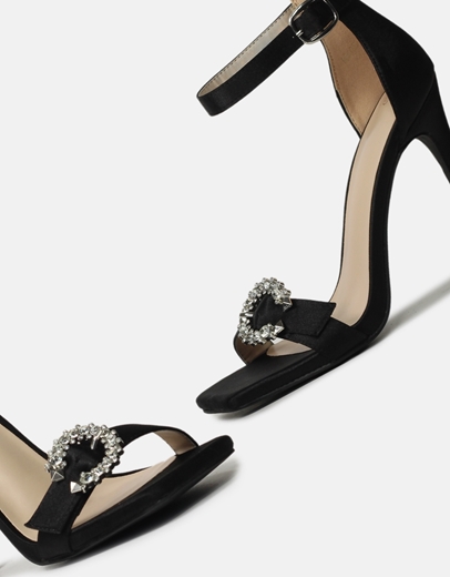 Εικόνα της Σατέν ψηλοτάκουνα πέδιλα με μπαρέτα Μαύρο