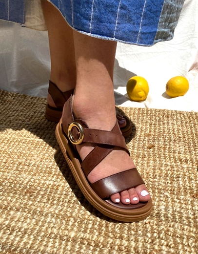 Εικόνα της Δερμάτινα σανδάλια Ελληνικής Κατασκευής με φαρδιά λουράκια Καφέ