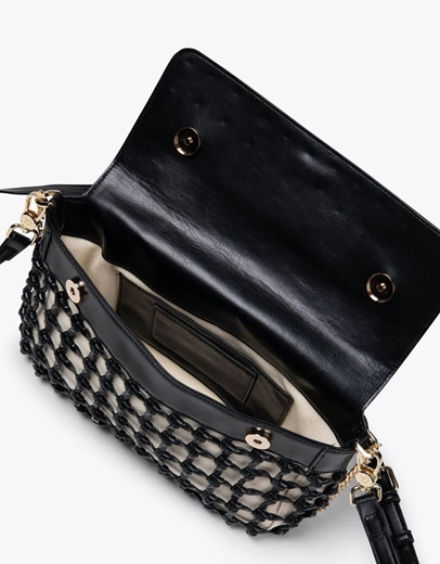 Εικόνα της Τσάντα ώμου SUNNIVA με πλεγμένες λεπτομέρειες Μαύρο