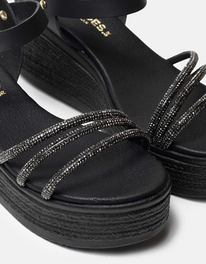 Εικόνα της Δερμάτινες πλατφόρμες Ελληνικής κατασκευής με λουράκια strass Μαύρο