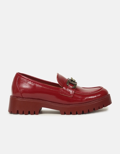 Εικόνα της Loafers μονόχρωμα με μεταλλική πεταλούδα Μπορντώ