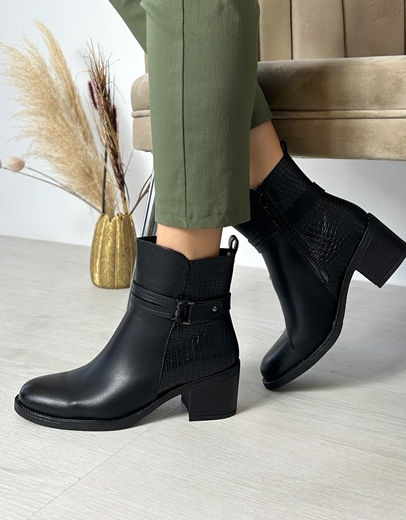 Εικόνα της Μποτάκια με τακούνι και διακοσμητικό ζωνάκι Μαύρο