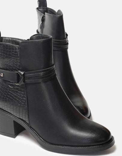 Εικόνα της Μποτάκια με τακούνι και διακοσμητικό ζωνάκι Μαύρο