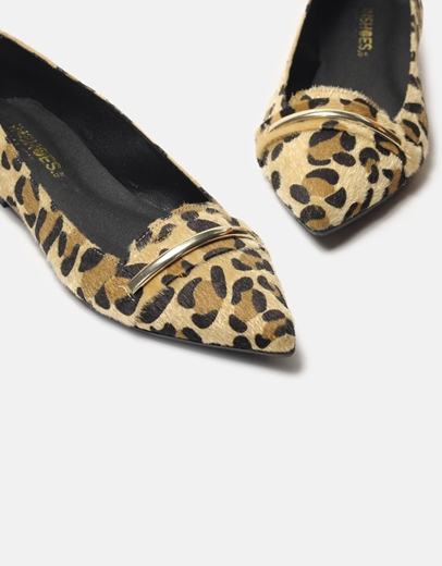 Εικόνα της Γοβάκια Ελληνικής κατασκευής με διακοσμητικό Λεοπάρ