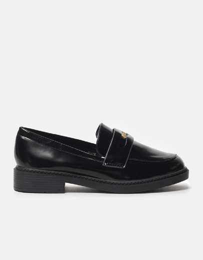 Εικόνα της Flat loafers λουστρίνι με χρυσή λεπτομέρεια Μαύρο