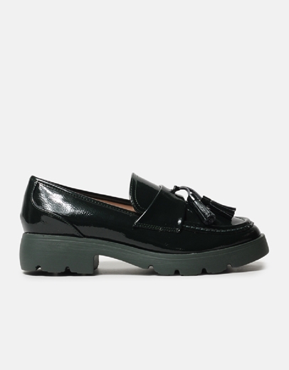 Εικόνα της Loafers λουστρίνι με κρεμαστό διακοσμητικό Πράσινο