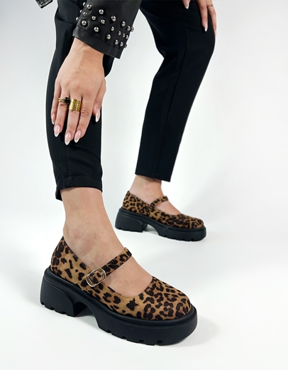 Εικόνα της Mary Jane γόβες με μπαρέτα και τρακτερωτή σόλα Λεοπάρ