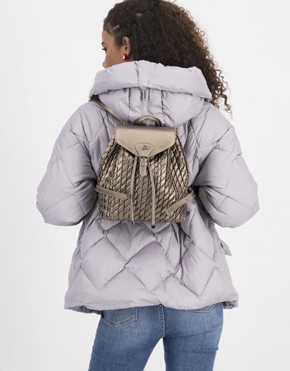 Εικόνα της Γυναικεία τσάντα πλάτης με ιδιαίτερο μοτίβο Μπρονζέ