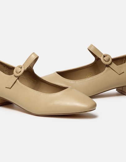 Εικόνα της Μονόχρωμα Mary Jane γοβάκια με χαμηλό τακούνι Μπεζ