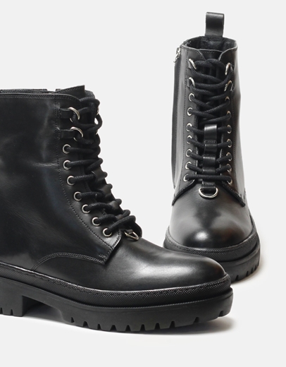 Εικόνα της Δερμάτινα μποτάκια Gioseppo με τρακτερωτή σόλα Μαύρο