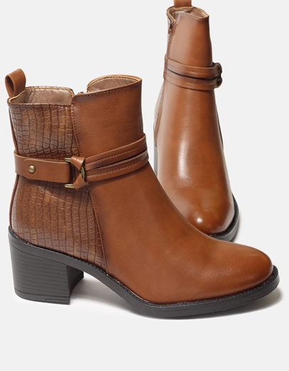 Εικόνα της Μποτάκια με τακούνι και διακοσμητικό ζωνάκι Ταμπά