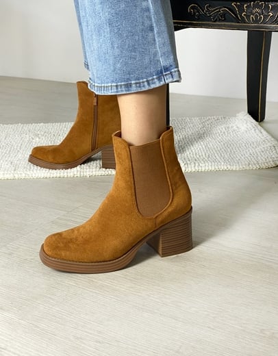 Εικόνα της Chelsea μποτάκια suede με τετράγωνο τακούνι Ταμπά